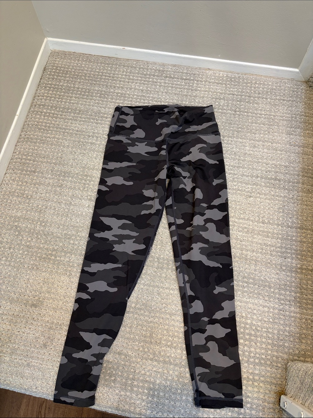 aerie Gray & Black Camo High-Rise Leggings